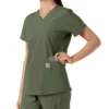 Blusa médica de cuello en V con paneles de punto Force Essentials para mujer