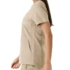 Blusa médica de mujer Force Essentials con cuello en V y paneles de punto en las partes de arriba