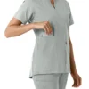 Blusa médica de mujer Force Essentials con cuello en V y paneles de punto en las partes de arriba