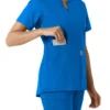 Blusa médica de mujer Force Essentials con cuello en V y paneles de punto en las partes de arriba