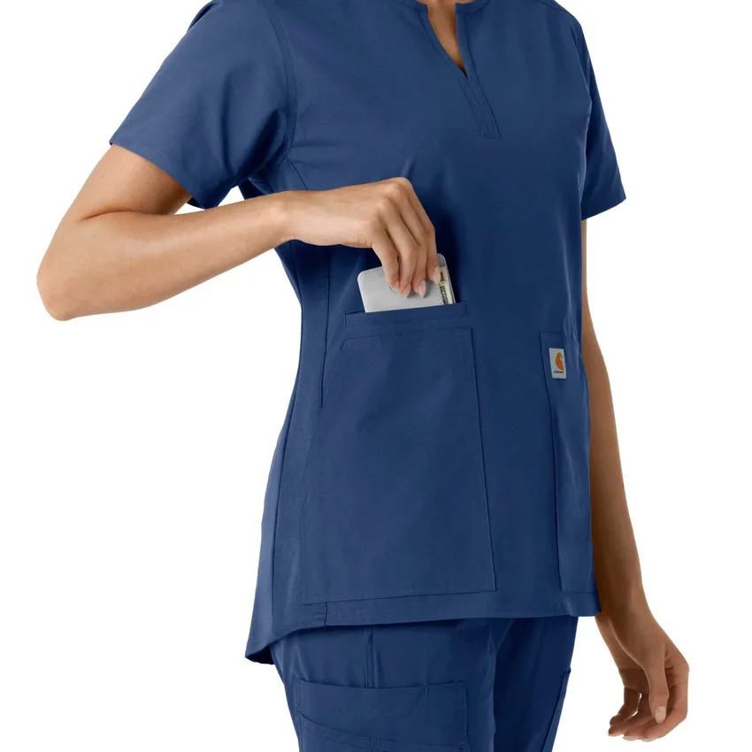 Blusa médica de mujer Force Essentials con cuello en V y paneles de punto en las partes de arriba