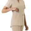 Blusa médica de mujer Force Essentials con cuello en V y paneles de punto en las partes de arriba
