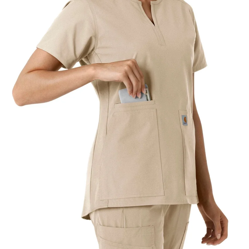 Blusa médica de mujer Force Essentials con cuello en V y paneles de punto en las partes de arriba