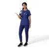 Blusa médica Force Cross-Flex de cuello redondo para mujer