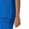 Blusa médica Force Cross-Flex de cuello redondo para mujer