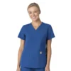 Blusa médica Force Essentials con cuello en V para mujer
