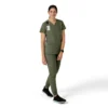 Blusa médica Force Essentials con cuello en V para mujer