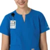 Blusa médica tipo túnica con cuello en V «Force Essentials» para mujer