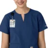 Blusa médica tipo túnica con cuello en V «Force Essentials» para mujer