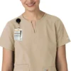 Blusa médica tipo túnica con cuello en V «Force Essentials» para mujer