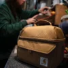 Bolsa térmica para el almuerzo con dos compartimentos y capacidad para 12 latas