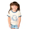 Camiseta de manguitos cortos con estampado floral «C» y cuello ribeteado para niña (niños pequeños/niños/jóvenes)