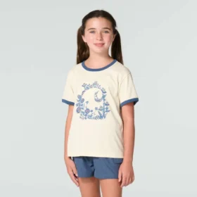 Camiseta de manguitos cortos con estampado floral «C» y cuello ribeteado para niña (niños pequeños/niños/jóvenes)