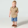 Conjunto de 2 piezas para niño: camisa estampada con manguitos cortos y pantalones cortos de lona (niños pequeños)