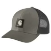 Gorra de camionero con parche con el logotipo, de sarga Rugged Flex™ y parte trasera de malla